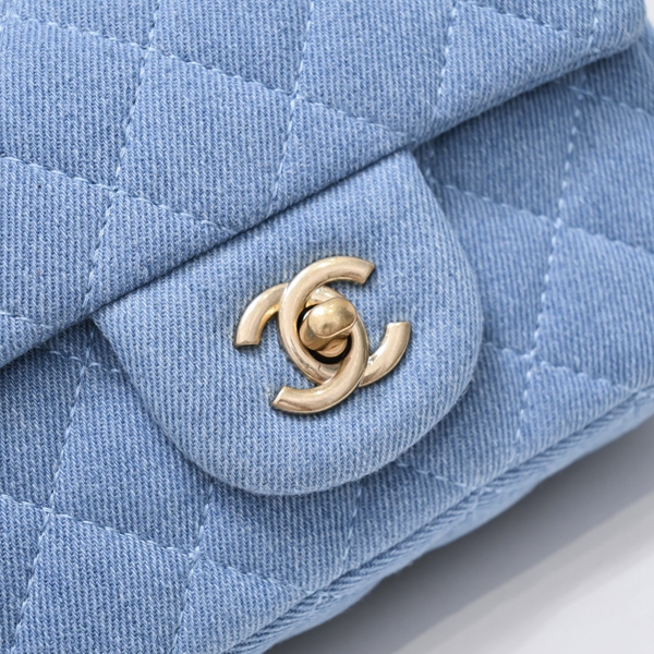 シャネルバッグ角部分ディテール